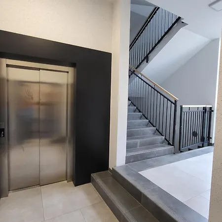 W Centrum Luksusowy, Klimatyzacja, Full Opcja, Zameldowanie 24h, Duzy Parking, Balkon, Playstation 5, Ekspres, Netflix, Winda, Fv, Nowy Budynek Starogard Gdański